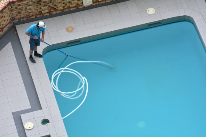limpieza y mantenimiento de piscinas
